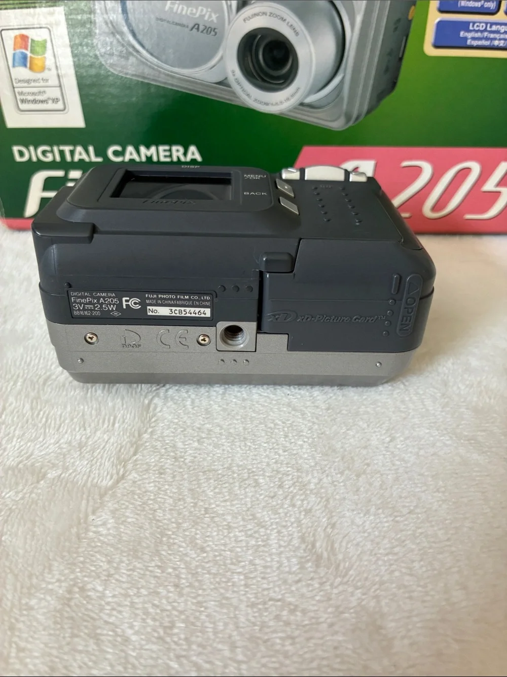 Vintage Fujifilm FinePix A205 Digital Camera w Box Charging Cable Works no Card